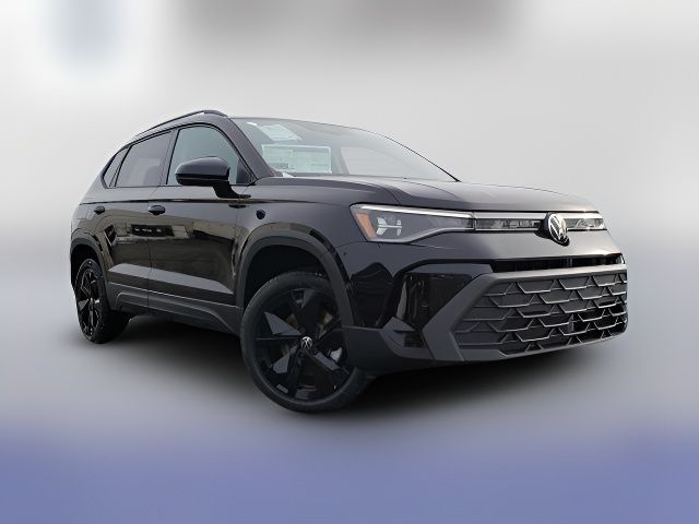 2025 Volkswagen Taos SE Black