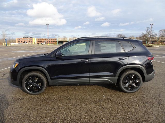 2025 Volkswagen Taos SE Black