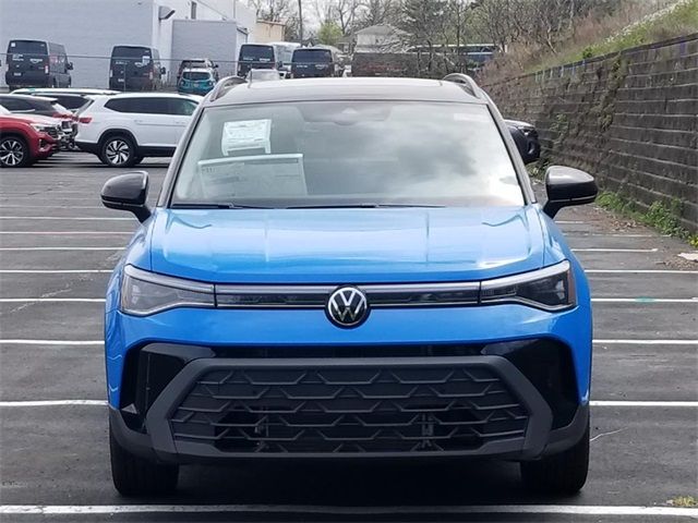 2025 Volkswagen Taos SE Black