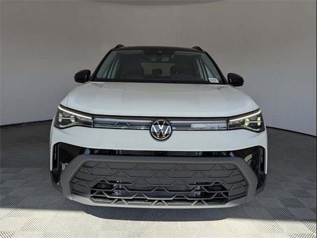 2025 Volkswagen Taos SE Black