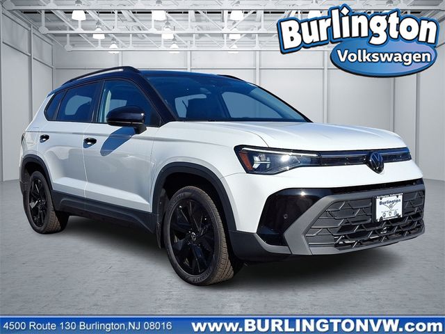 2025 Volkswagen Taos SE Black