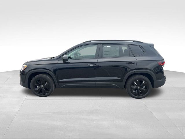 2025 Volkswagen Taos SE Black