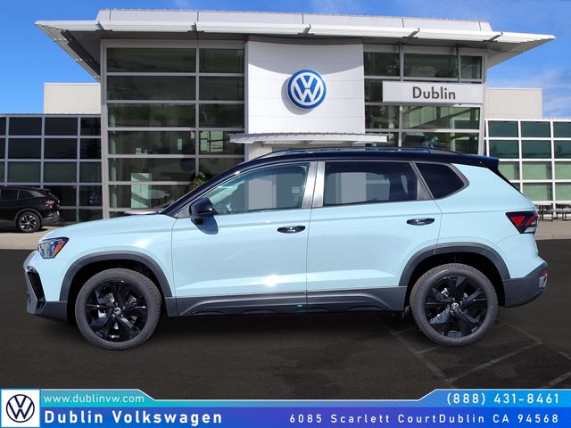 2025 Volkswagen Taos SE Black