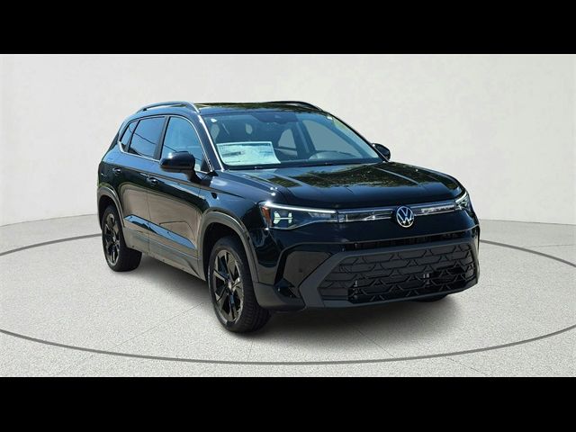 2025 Volkswagen Taos SE Black