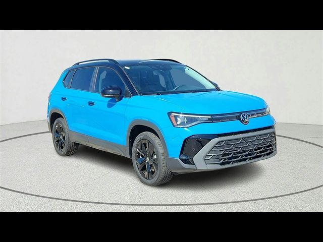 2025 Volkswagen Taos SE Black