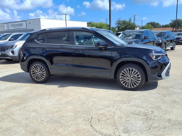 2025 Volkswagen Taos SE