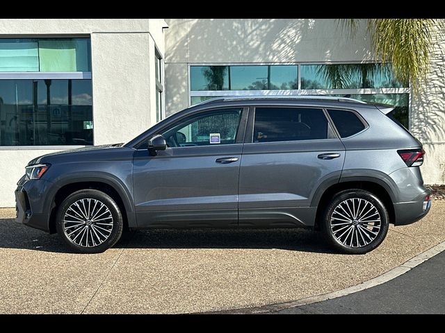 2025 Volkswagen Taos SE