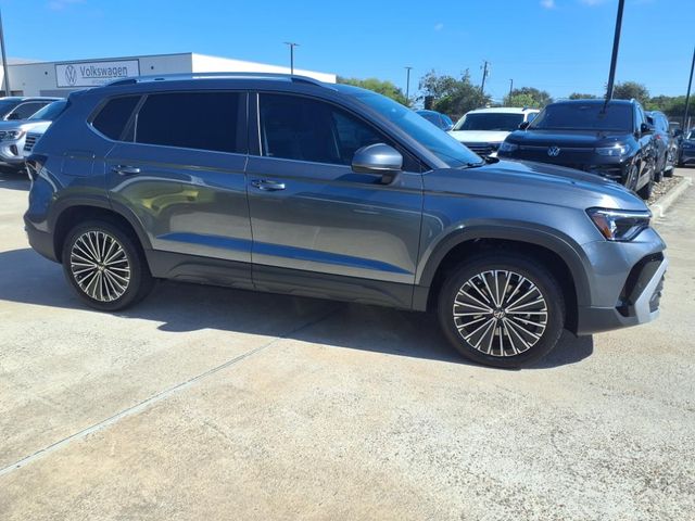 2025 Volkswagen Taos SE