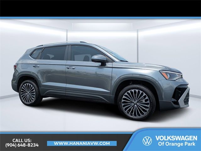 2025 Volkswagen Taos SE