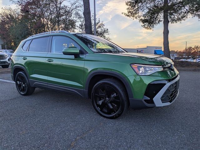 2025 Volkswagen Taos SE