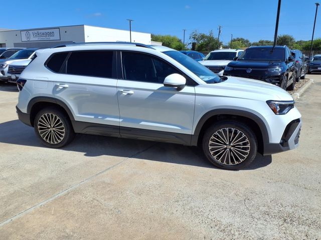 2025 Volkswagen Taos SE