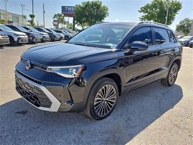 2025 Volkswagen Taos SE