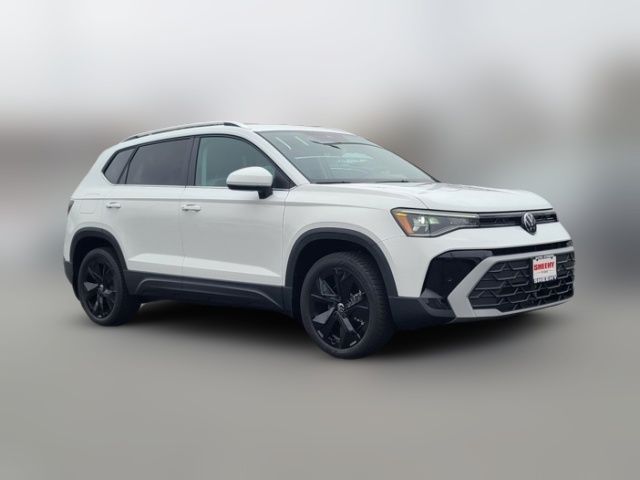 2025 Volkswagen Taos SE