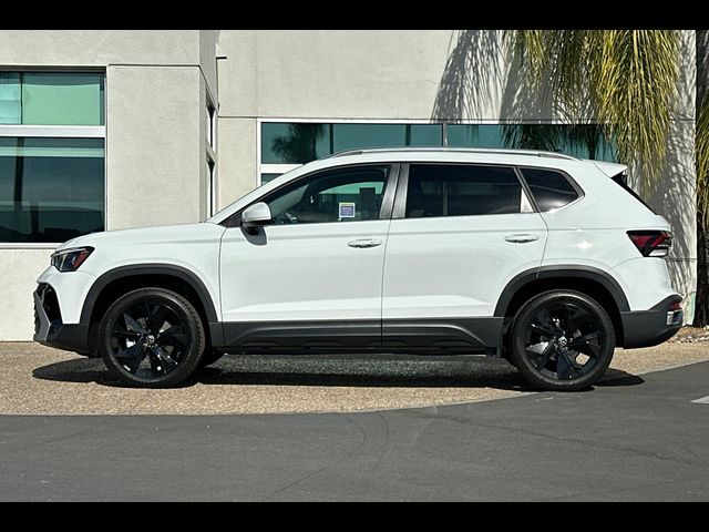 2025 Volkswagen Taos SE