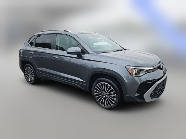 2025 Volkswagen Taos SE