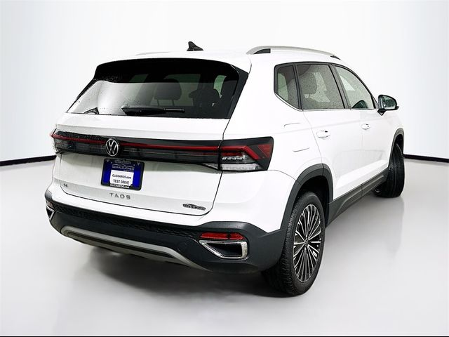 2025 Volkswagen Taos SE