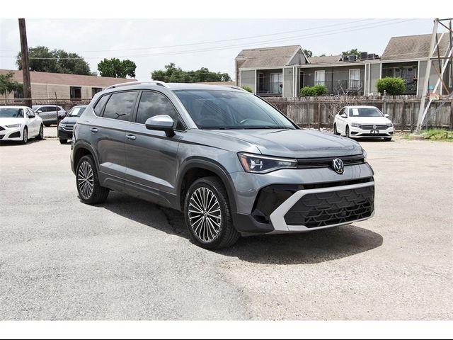 2025 Volkswagen Taos SE