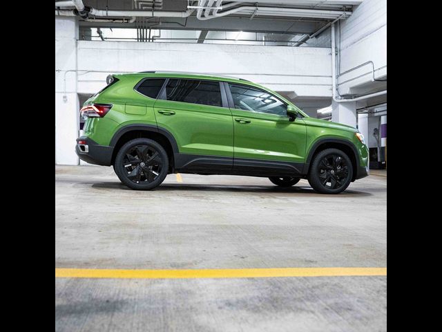 2025 Volkswagen Taos SE