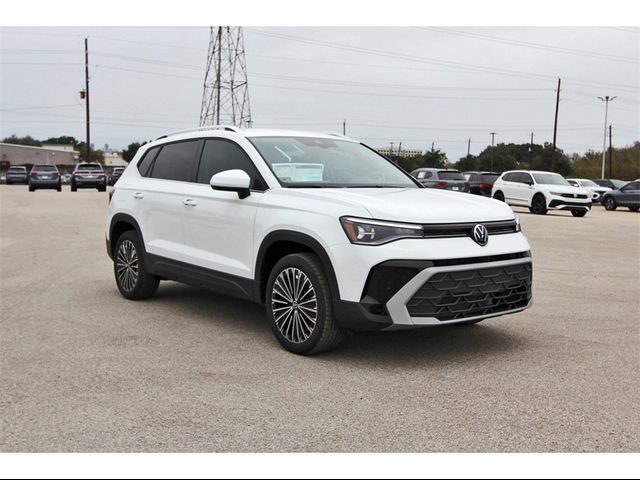 2025 Volkswagen Taos SE