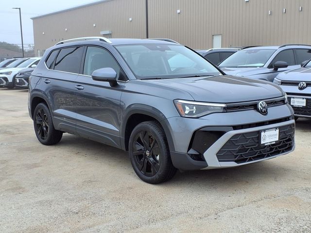 2025 Volkswagen Taos SE