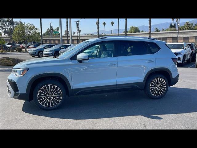2025 Volkswagen Taos SE