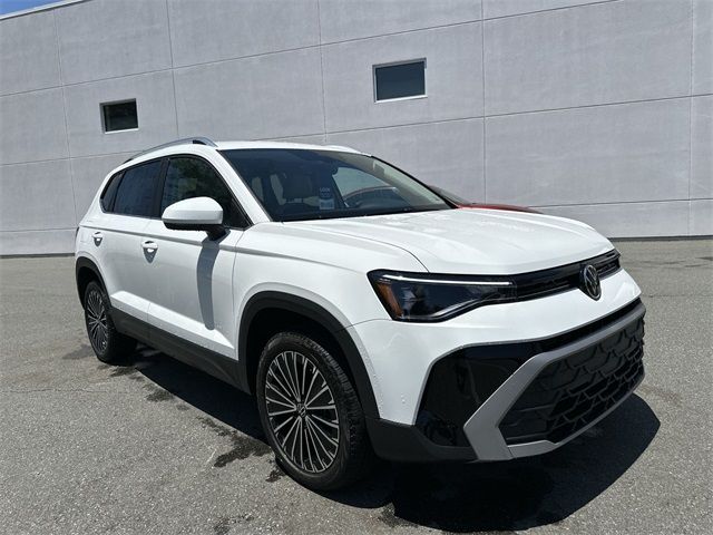 2025 Volkswagen Taos SE