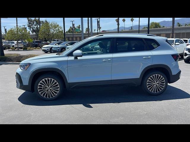 2025 Volkswagen Taos SE