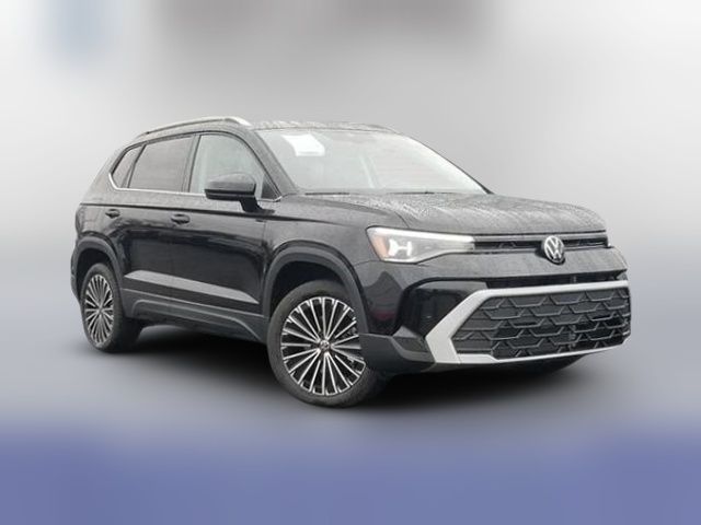 2025 Volkswagen Taos SE