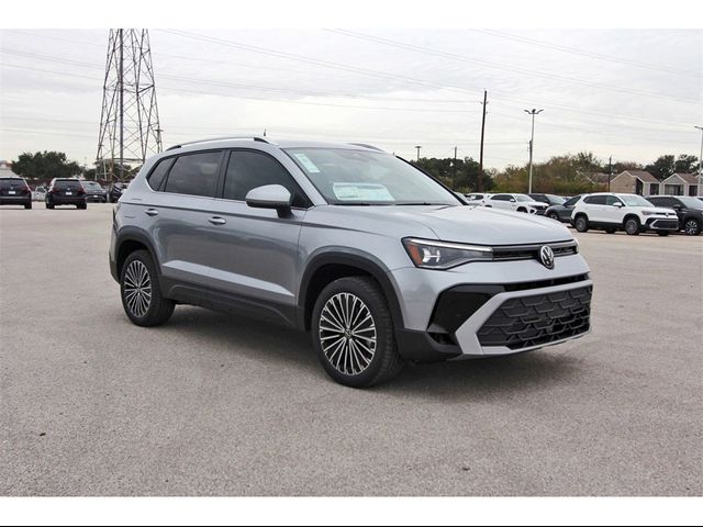 2025 Volkswagen Taos SE