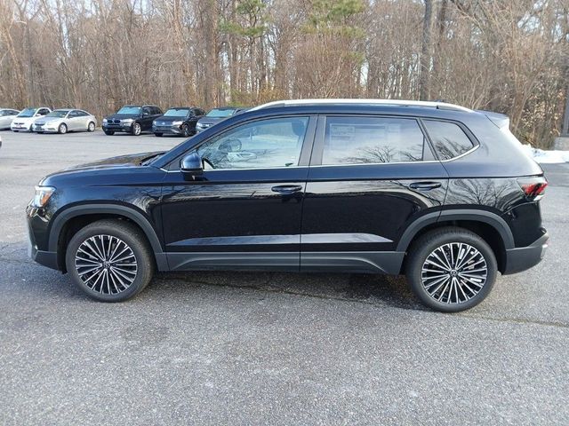 2025 Volkswagen Taos SE