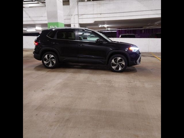 2025 Volkswagen Taos SE