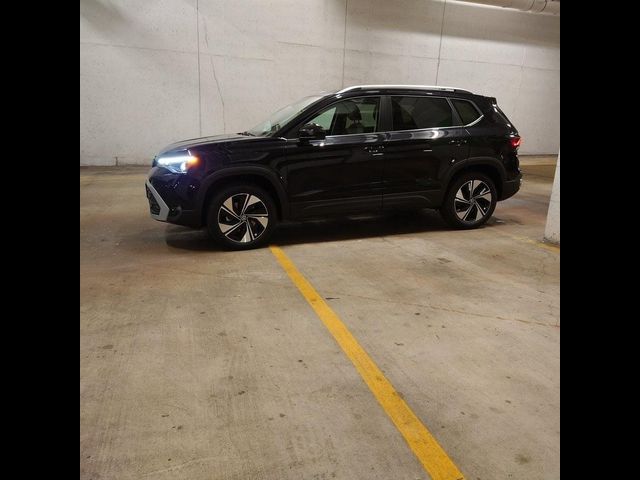 2025 Volkswagen Taos SE