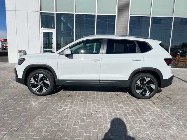 2025 Volkswagen Taos SE