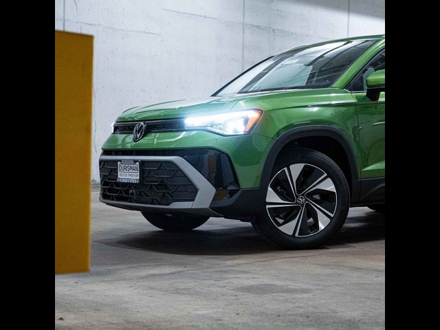 2025 Volkswagen Taos SE