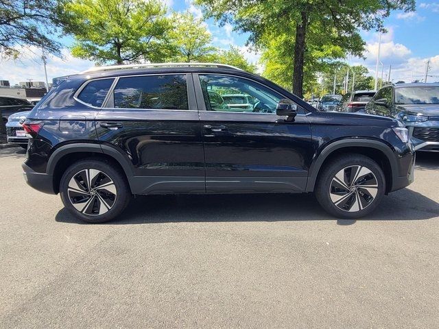 2025 Volkswagen Taos SE