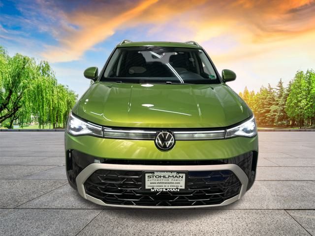 2025 Volkswagen Taos SEL