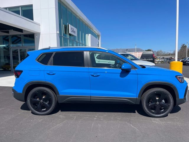 2025 Volkswagen Taos SEL