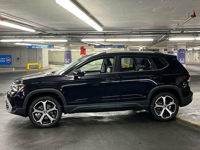 2025 Volkswagen Taos SEL