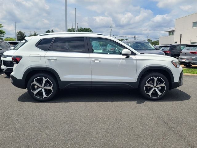2025 Volkswagen Taos SEL