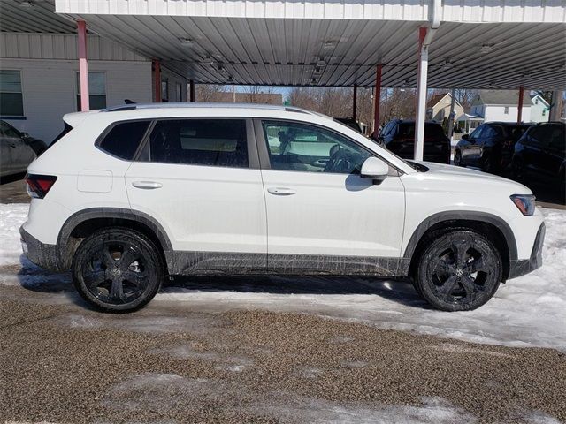 2025 Volkswagen Taos SEL