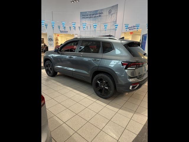 2025 Volkswagen Taos SEL