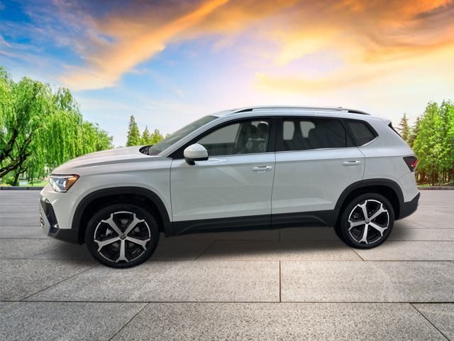 2025 Volkswagen Taos SEL