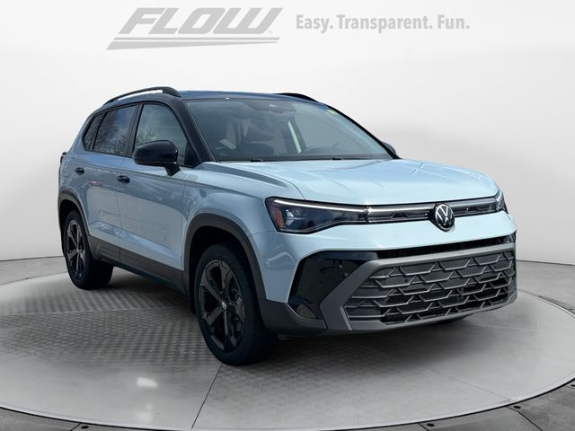 2025 Volkswagen Taos SE Black