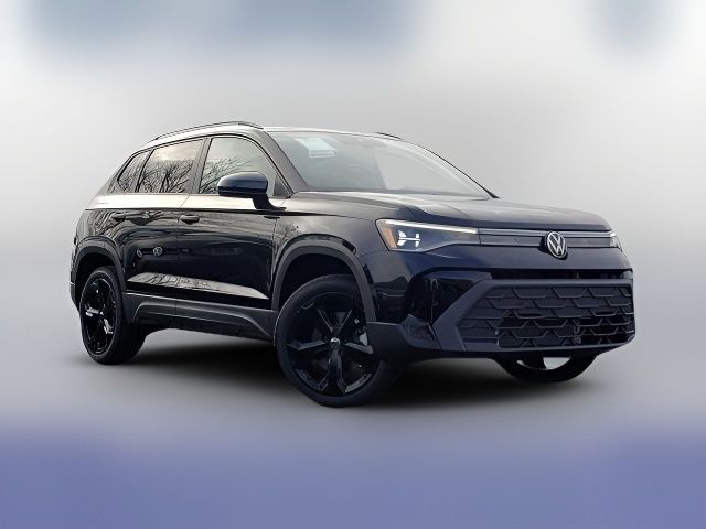 2025 Volkswagen Taos SE Black