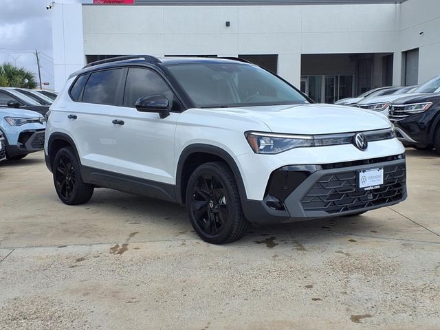 2025 Volkswagen Taos SE Black