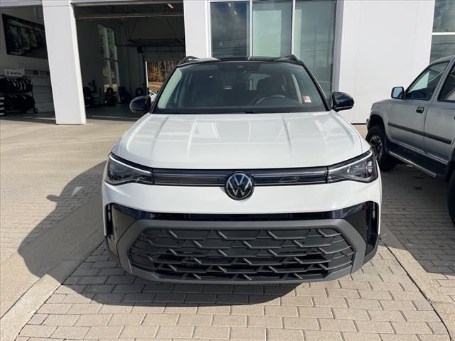 2025 Volkswagen Taos SE Black