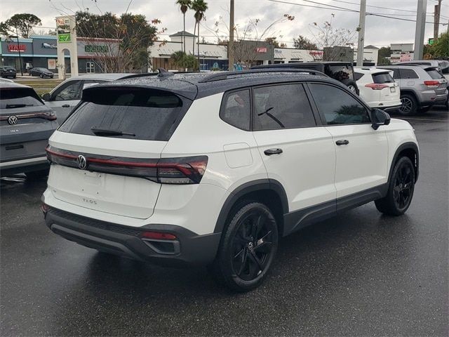 2025 Volkswagen Taos SE Black