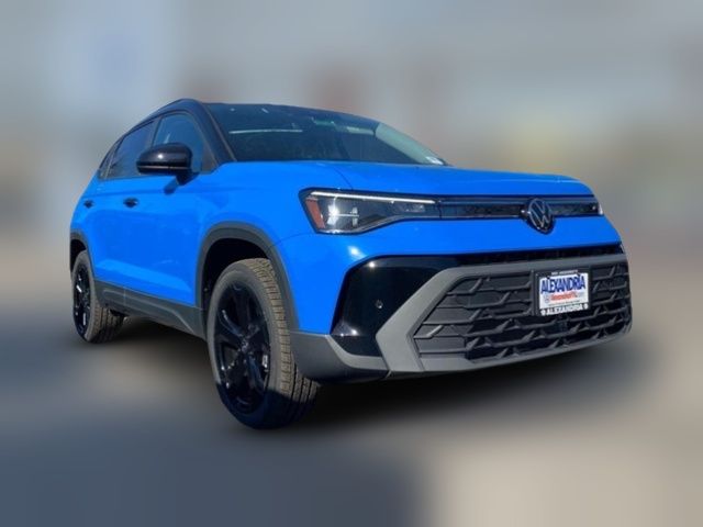2025 Volkswagen Taos SE Black