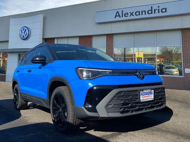 2025 Volkswagen Taos SE Black