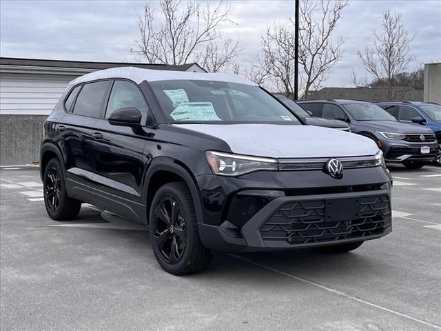 2025 Volkswagen Taos SE Black